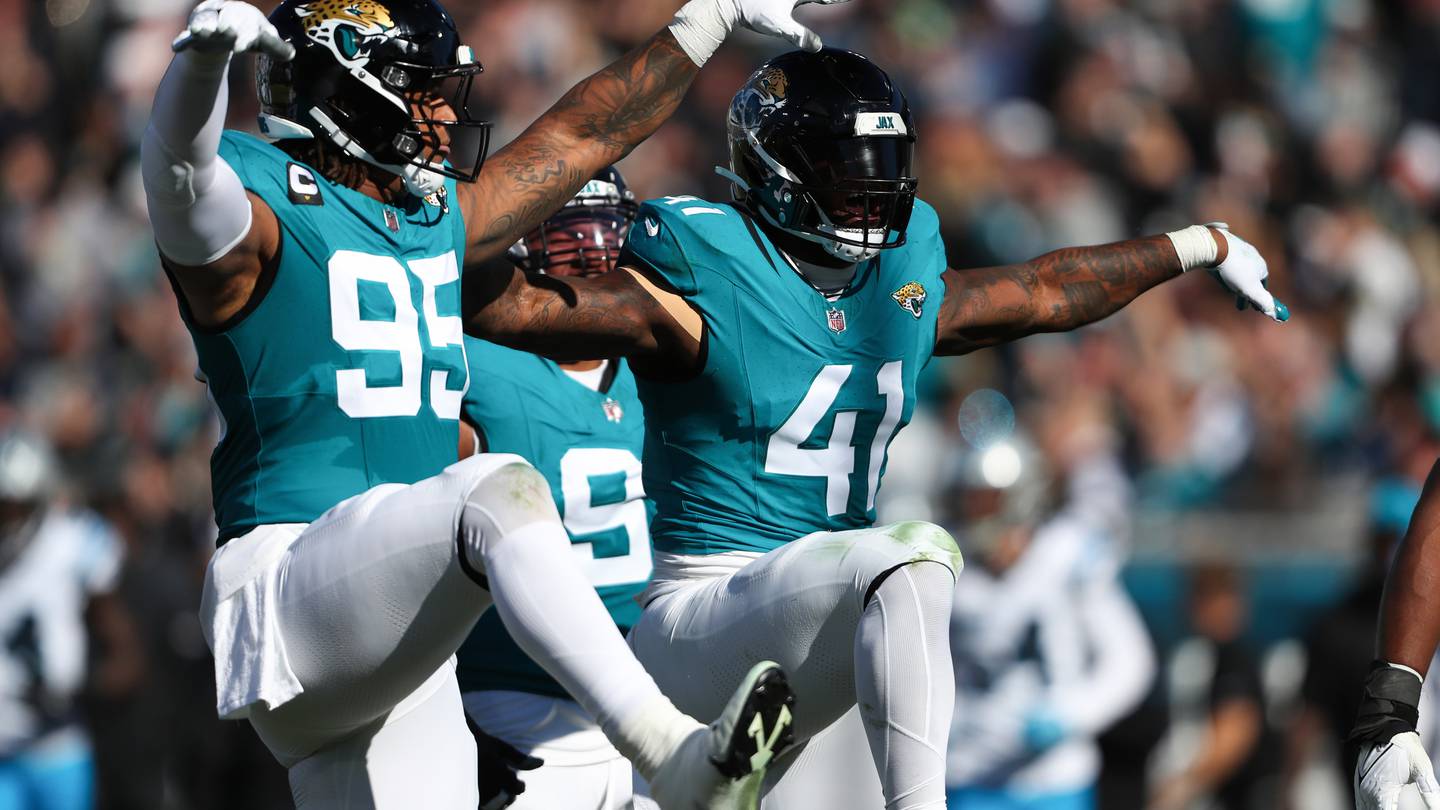 Jacksonville Jaguars trade Roy RobertsonHarris to Seattle Seahawks for