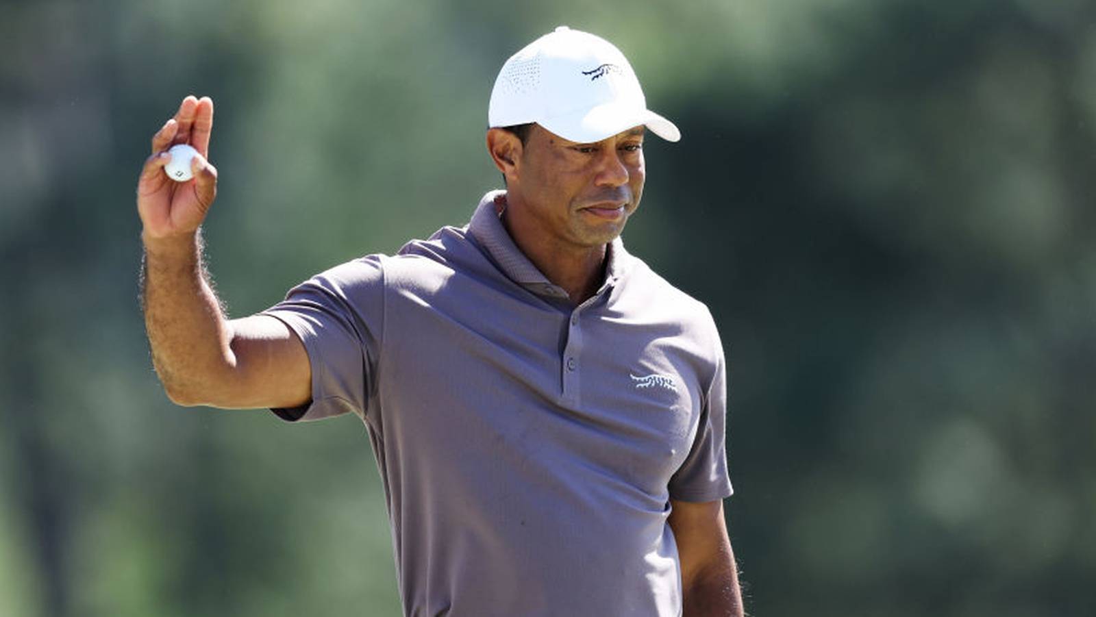 Tiger Woods makes the cut for the Masters for 24th time in a row 104.