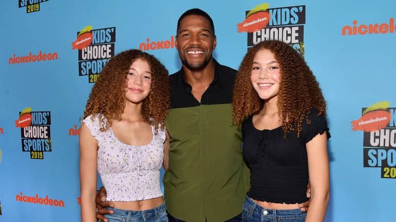 (L-R) Sophia Strahan, host Michael Strahan, and Isabella Strahan