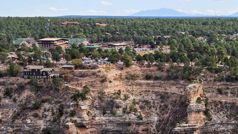 Hotel on the rim of the Grand Canyon